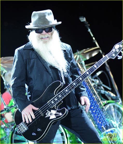 how did dusty hill die.
